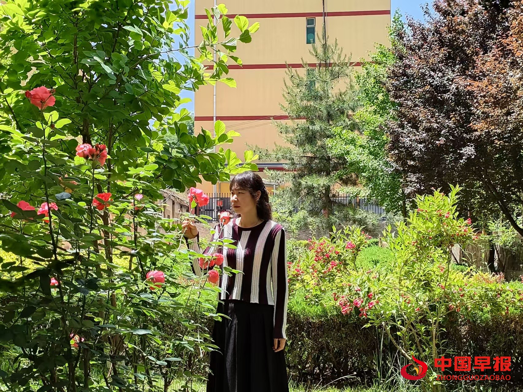 麟游教师李亚萍散文集《半亩方塘》出版 麟游教师李亚萍散文集《半亩方塘》出版