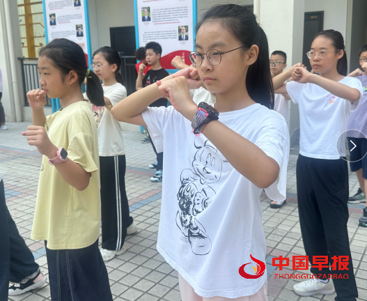 1753411622170134.png 3学生.png