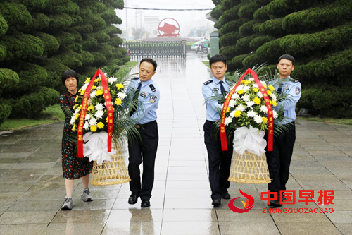 一针一线忆英烈,千里寻根传精神——陈涛派出所赴霍邱续写红色传承篇章(图3) 一针一线忆英烈,千里寻根传精神——陈涛派出所赴霍邱续写红色传承篇章(图3)