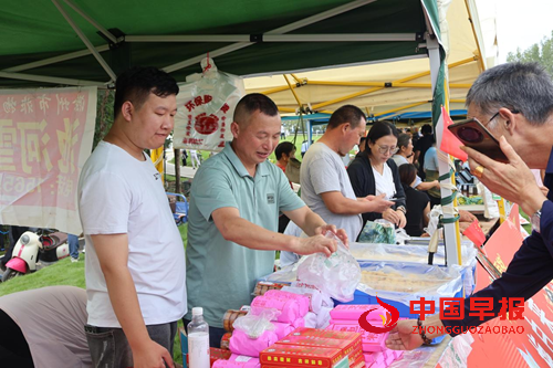 定远县:梅白来草坪音乐嘉年华暨第十二届定远池河梅白鱼文化旅游节盛大开幕(图3) 定远县:梅白来草坪音乐嘉年华暨第十二届定远池河梅白鱼文化旅游节盛大开幕(图3)