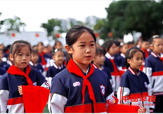 1760086127199271.png 2唱队歌.png