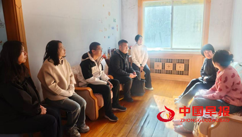 育见感恩与担当 盘锦弘毅中学为困难患病学子捐款彰显有温度的教育(图2)