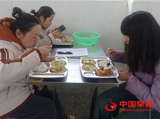 1763549011790849.png 22进餐.png